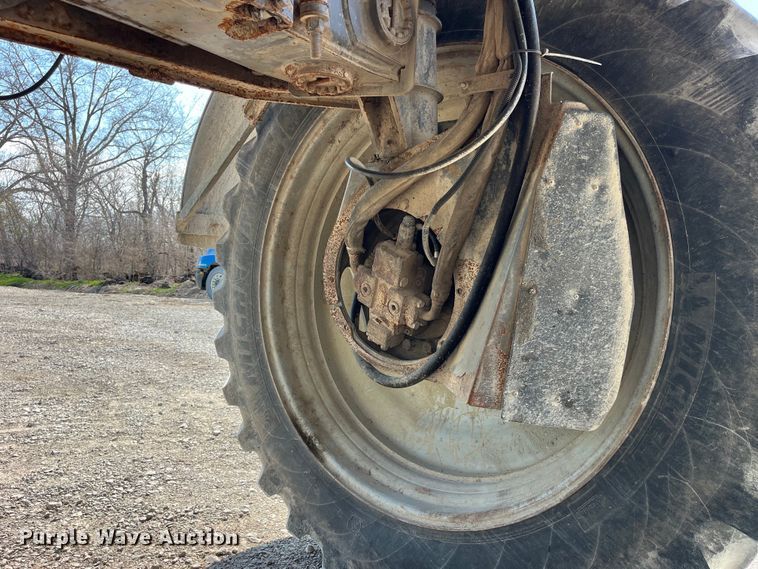 image for item LD9358 2014 RoGator RG1100 spreader