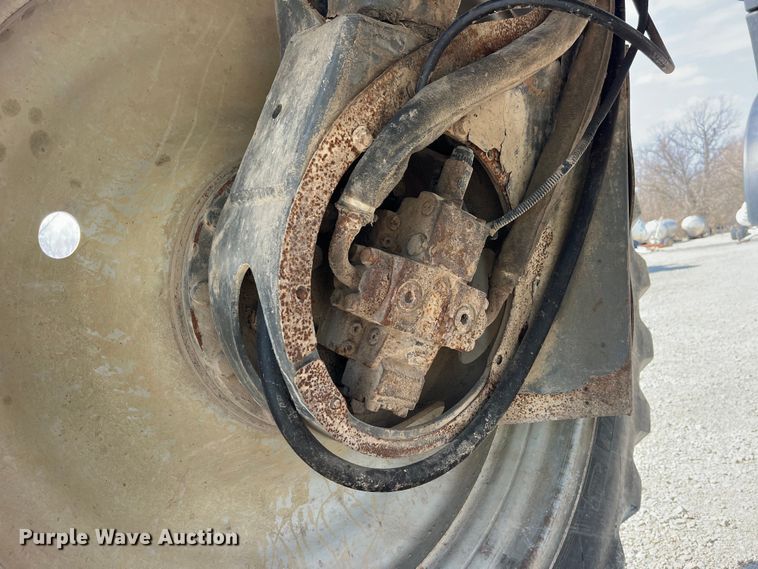 image for item LD9358 2014 RoGator RG1100 spreader