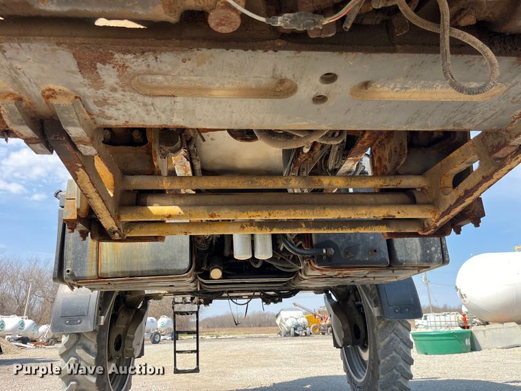 image for item LD9358 2014 RoGator RG1100 spreader