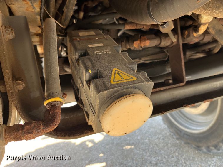 image for item LD9358 2014 RoGator RG1100 spreader