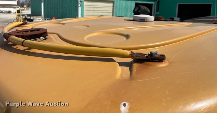 image for item LD9358 2014 RoGator RG1100 spreader