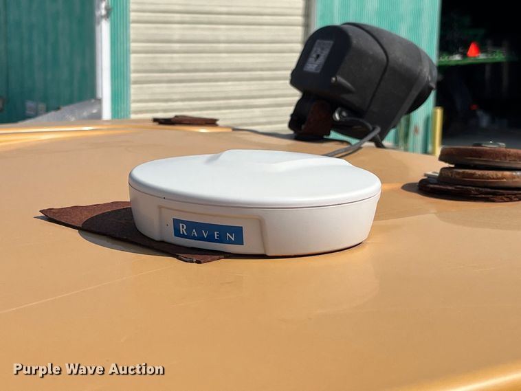 image for item LD9358 2014 RoGator RG1100 spreader