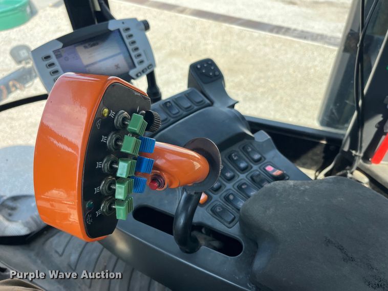 image for item LD9358 2014 RoGator RG1100 spreader