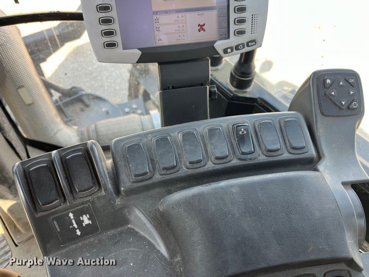 image for item LD9358 2014 RoGator RG1100 spreader