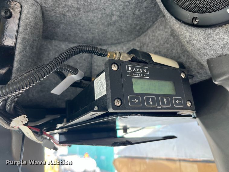 image for item LD9358 2014 RoGator RG1100 spreader