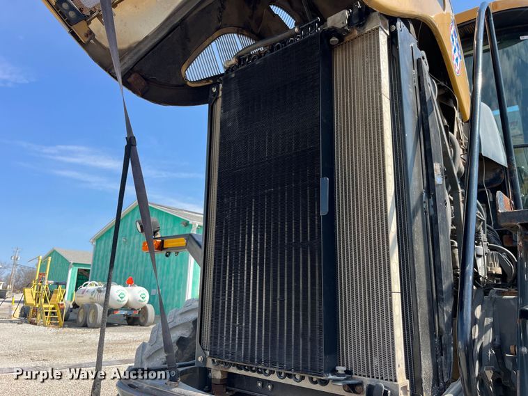 image for item LD9358 2014 RoGator RG1100 spreader