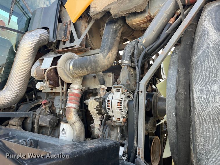 image for item LD9358 2014 RoGator RG1100 spreader