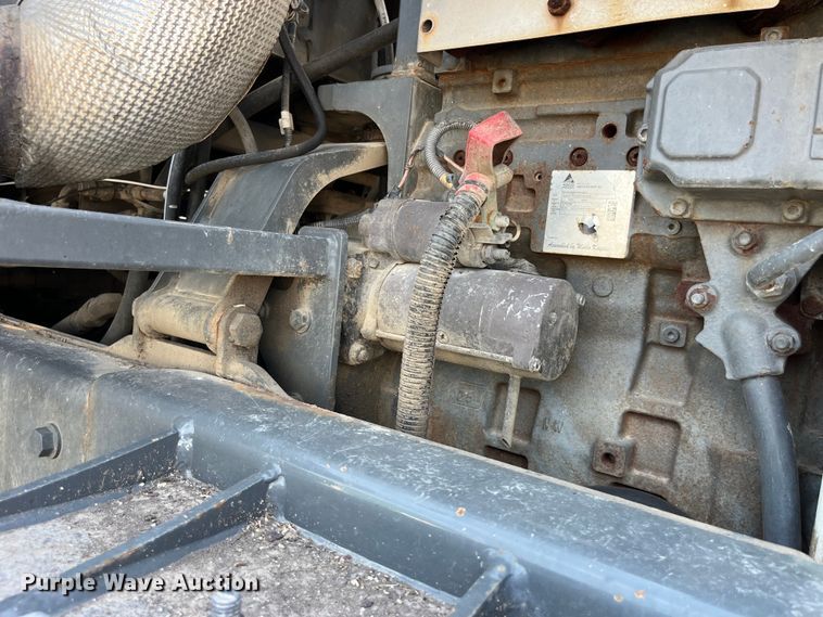 image for item LD9358 2014 RoGator RG1100 spreader