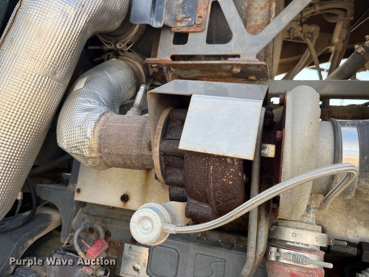 image for item LD9358 2014 RoGator RG1100 spreader