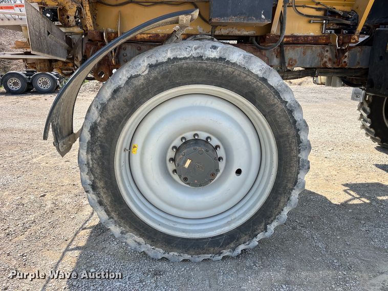 image for item LD9358 2014 RoGator RG1100 spreader