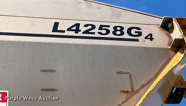 image for item LD9358 2014 RoGator RG1100 spreader