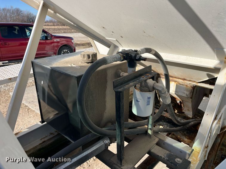 image for item LD9985 1991 GMC TopKick fertilizer delivery truck