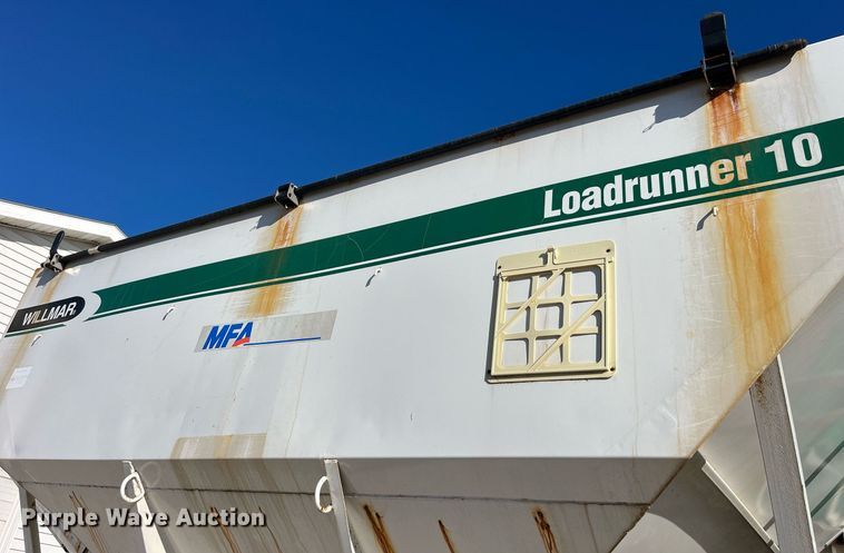 image for item LD9985 1991 GMC TopKick fertilizer delivery truck