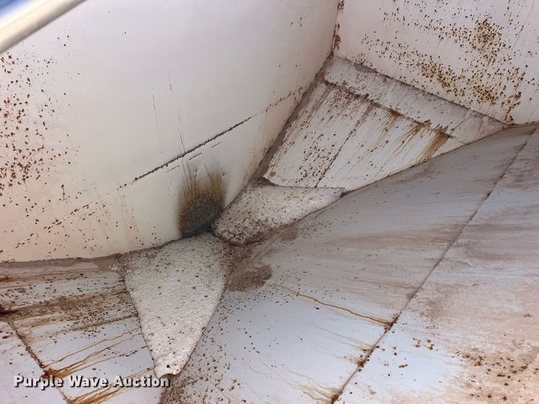 image for item LD9985 1991 GMC TopKick fertilizer delivery truck