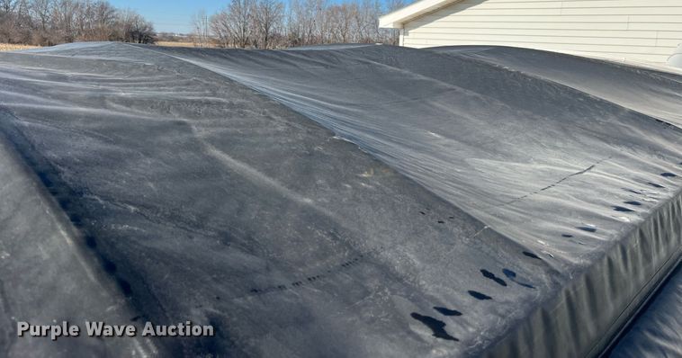 image for item LD9985 1991 GMC TopKick fertilizer delivery truck