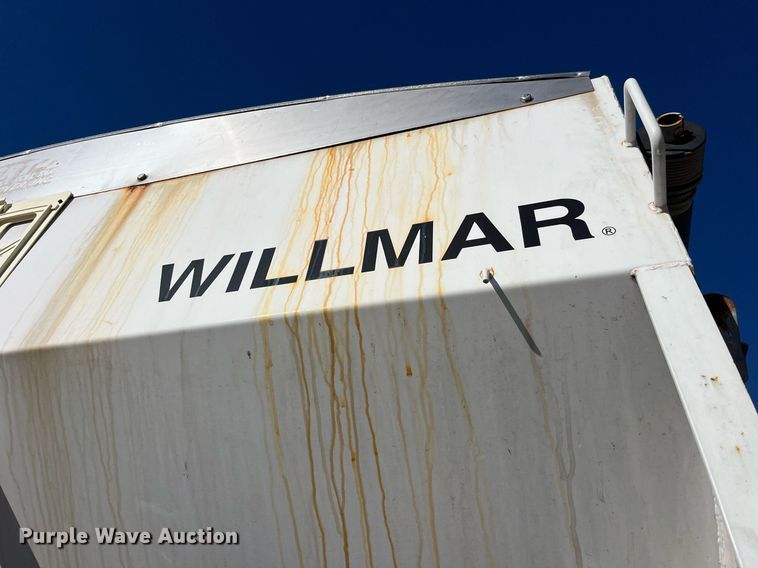 image for item LD9985 1991 GMC TopKick fertilizer delivery truck