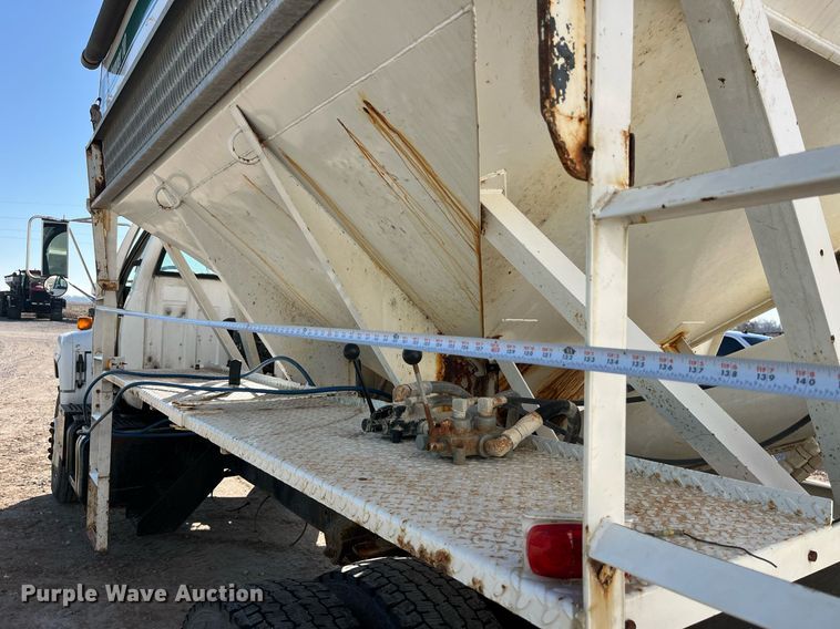 image for item LD9985 1991 GMC TopKick fertilizer delivery truck