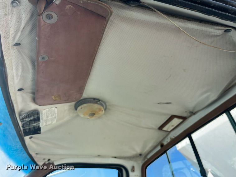 image for item LD9985 1991 GMC TopKick fertilizer delivery truck