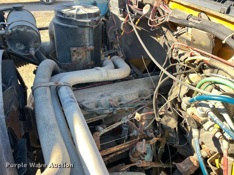 image for item LD9985 1991 GMC TopKick fertilizer delivery truck