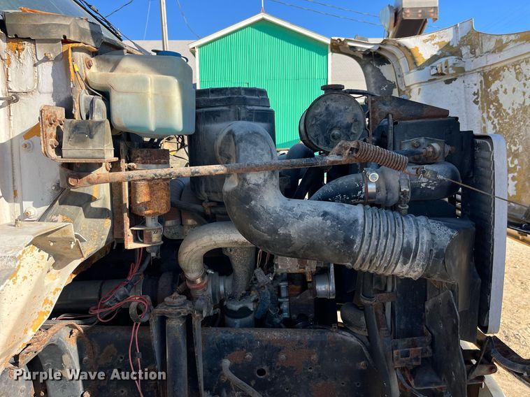 image for item LD9985 1991 GMC TopKick fertilizer delivery truck