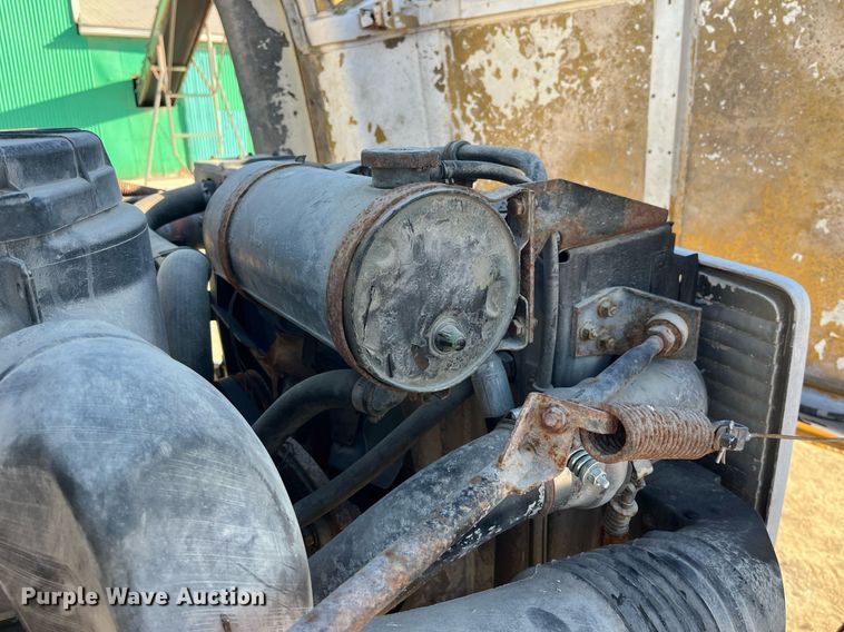 image for item LD9985 1991 GMC TopKick fertilizer delivery truck