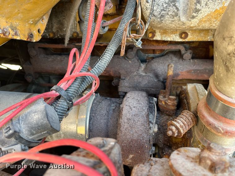 image for item LD9985 1991 GMC TopKick fertilizer delivery truck