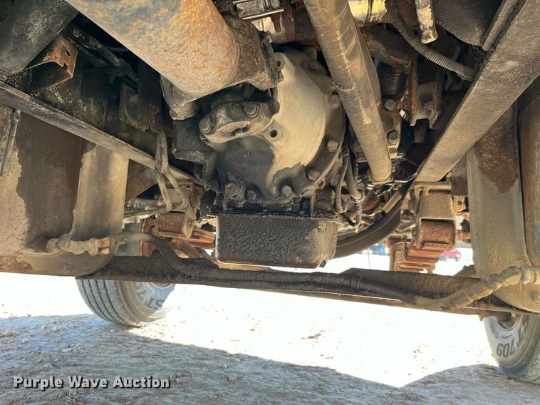 image for item LD9985 1991 GMC TopKick fertilizer delivery truck