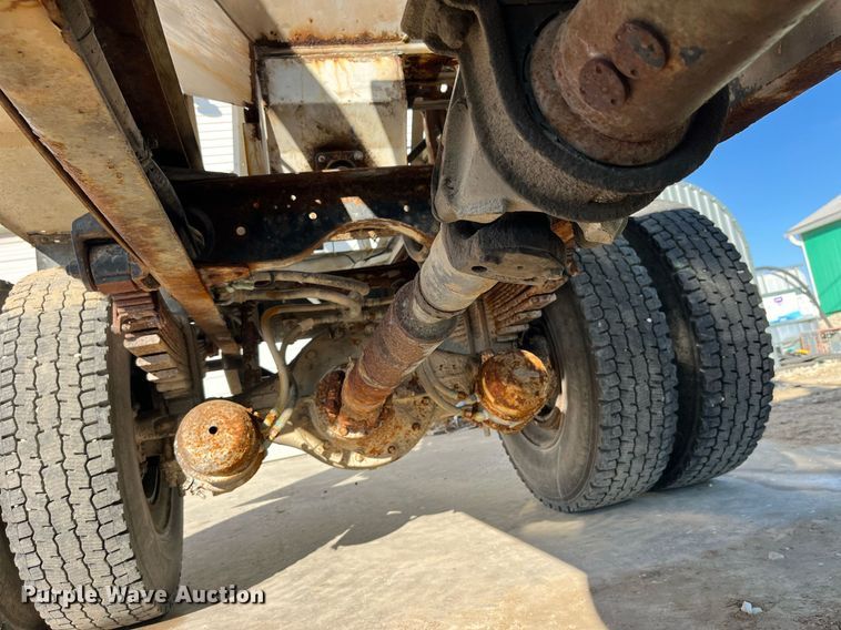 image for item LD9985 1991 GMC TopKick fertilizer delivery truck