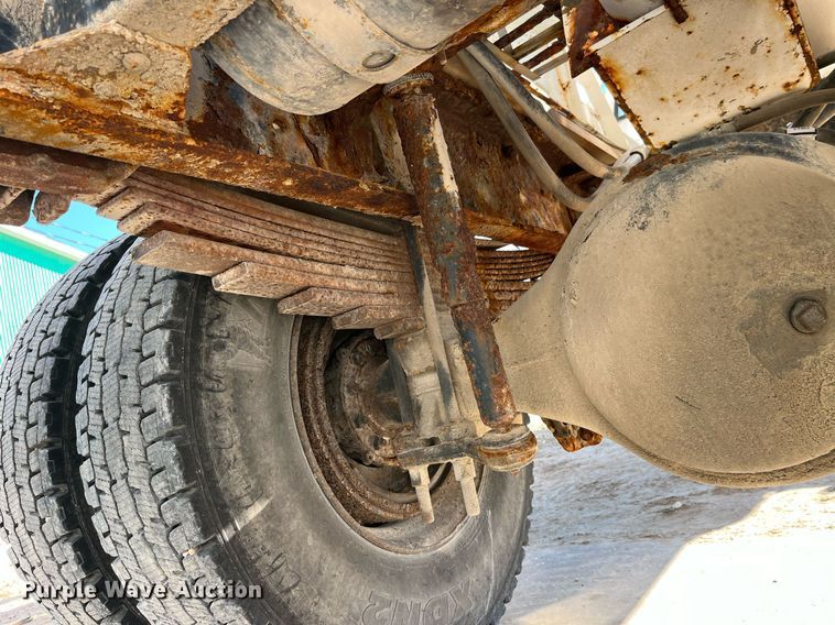 image for item LD9985 1991 GMC TopKick fertilizer delivery truck