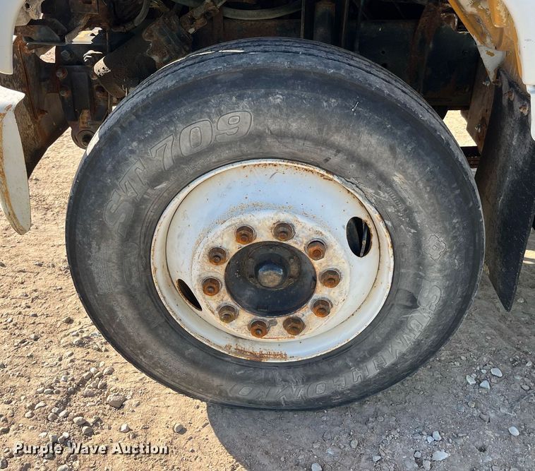 image for item LD9985 1991 GMC TopKick fertilizer delivery truck