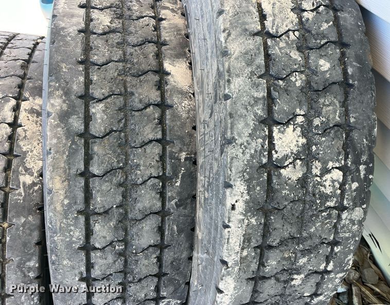 image for item LD9985 1991 GMC TopKick fertilizer delivery truck