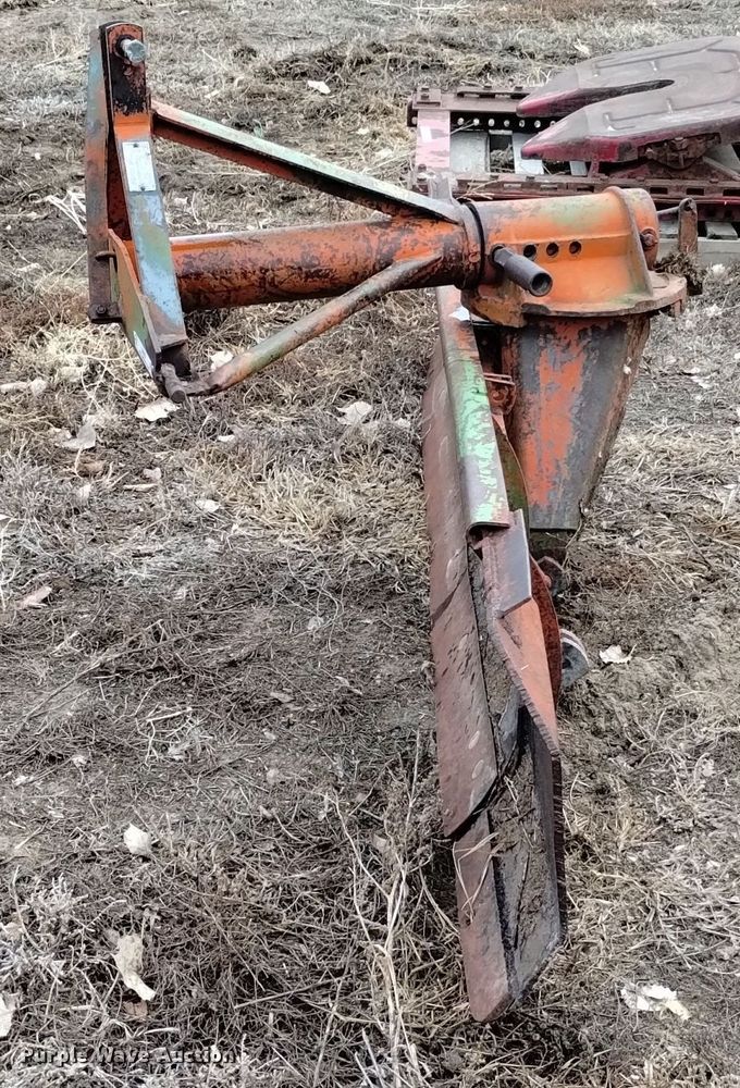 image for item LN9967 John Deere 80 102