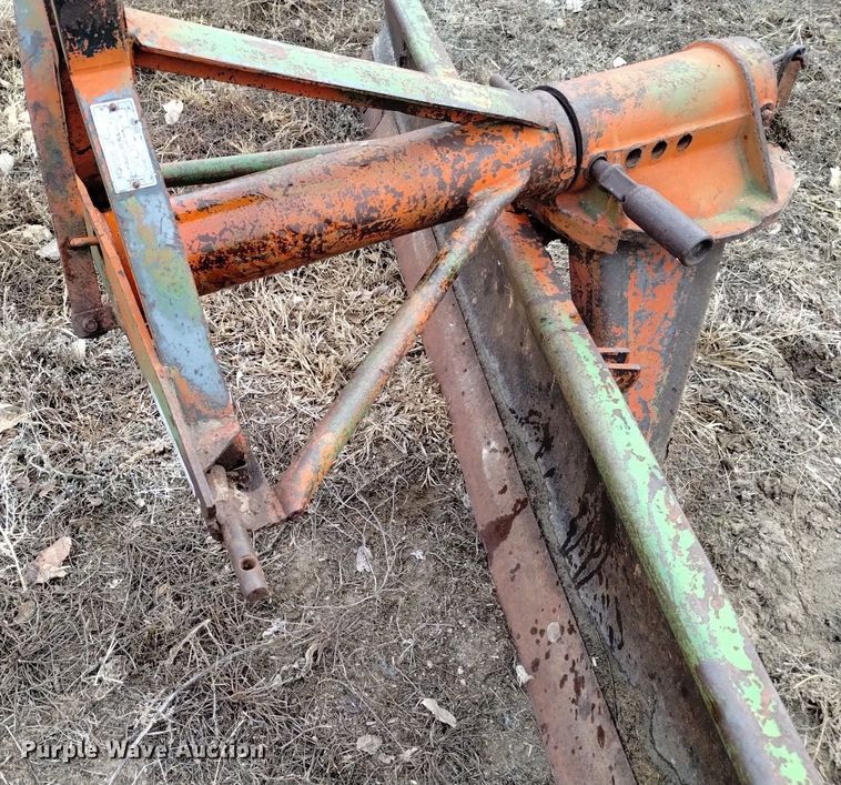 image for item LN9967 John Deere 80 102