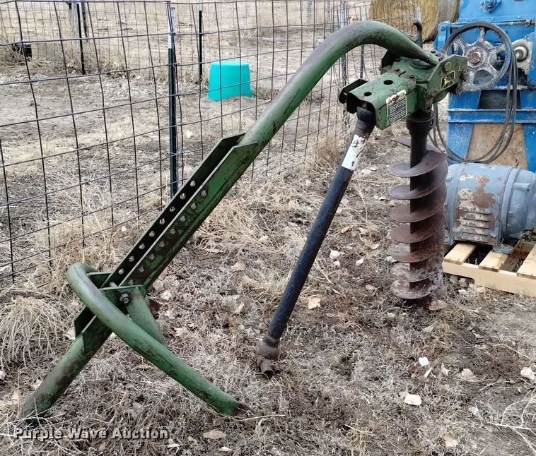 John Deere post hole auger in Oshkosh, NE Item LN9969 for sale