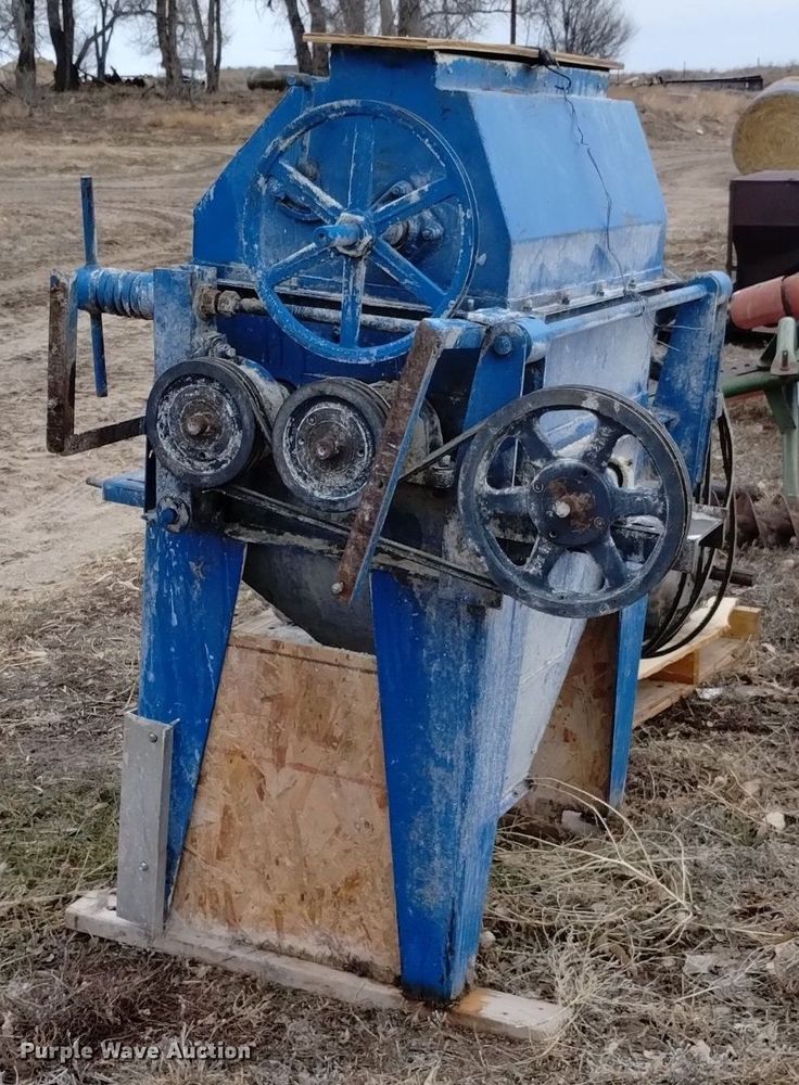 image for item LN9971 Corn roller mill