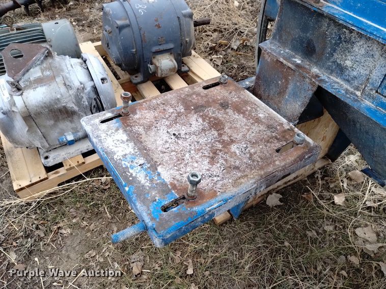 image for item LN9971 Corn roller mill