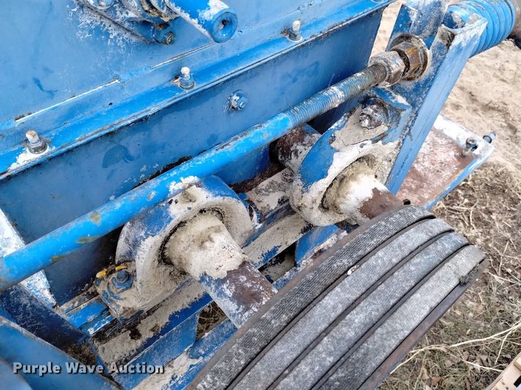 image for item LN9971 Corn roller mill