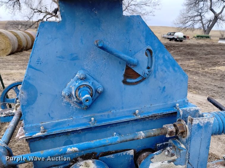 image for item LN9971 Corn roller mill