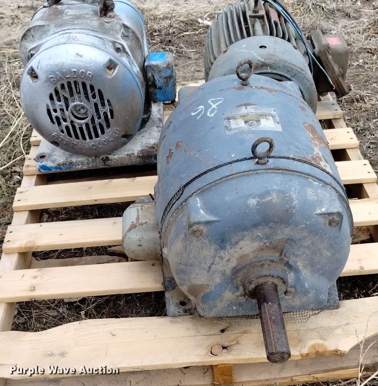 image for item LN9971 Corn roller mill