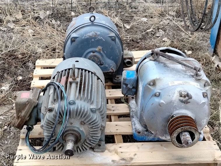 image for item LN9971 Corn roller mill