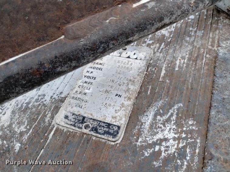 image for item LN9971 Corn roller mill