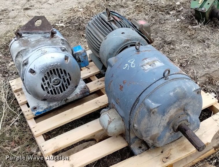 image for item LN9971 Corn roller mill