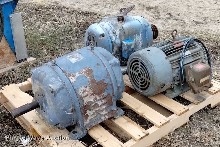 image for item LN9971 Corn roller mill