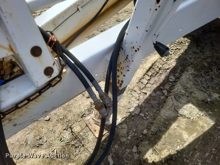 image for item MJ9038 Willmar Super 600 Narrow Track spreader