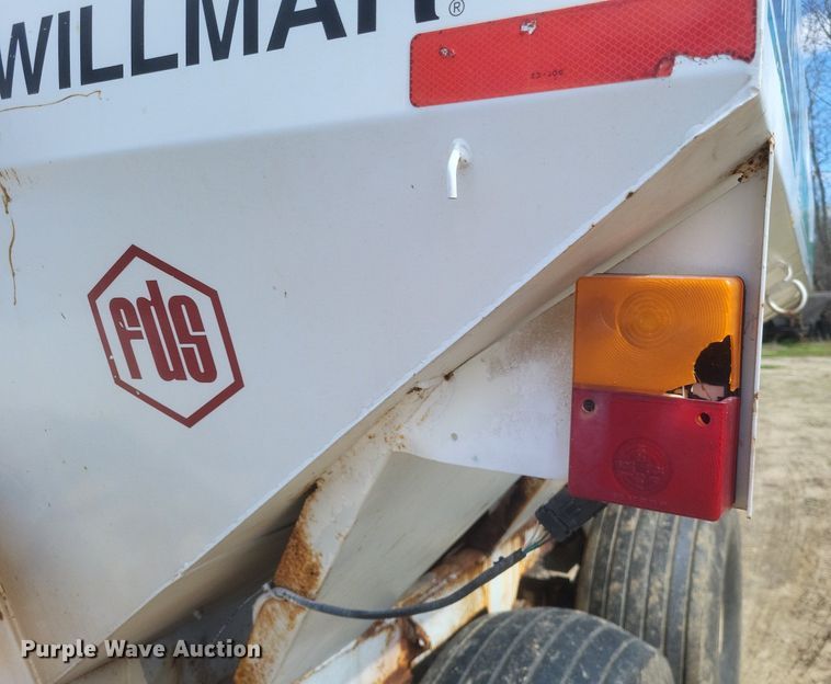 image for item MJ9038 Willmar Super 600 Narrow Track spreader