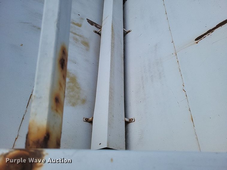 image for item MJ9038 Willmar Super 600 Narrow Track spreader