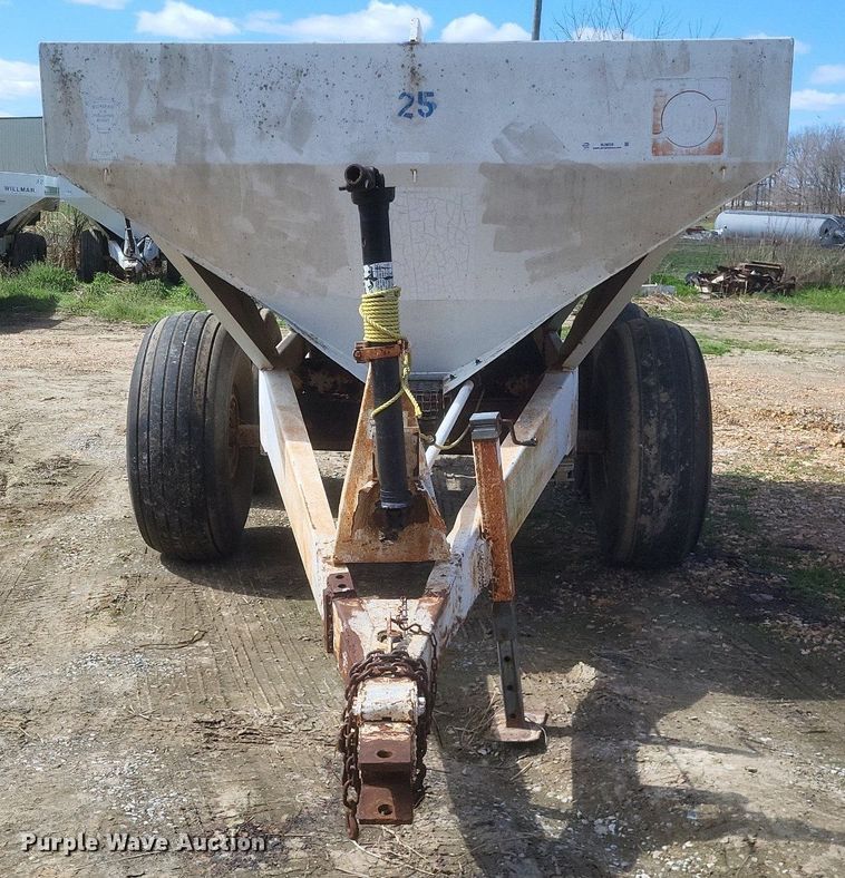 image for item MJ9039 Willmar  600 spreader