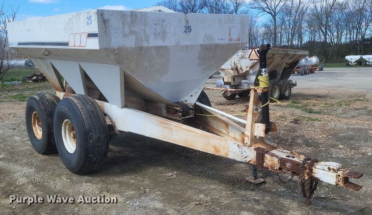 image for item MJ9039 Willmar  600 spreader