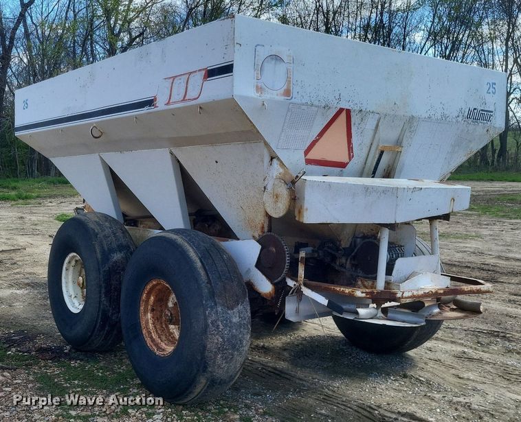 image for item MJ9039 Willmar  600 spreader