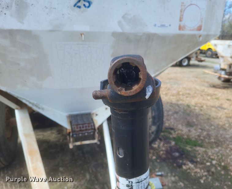 image for item MJ9039 Willmar  600 spreader